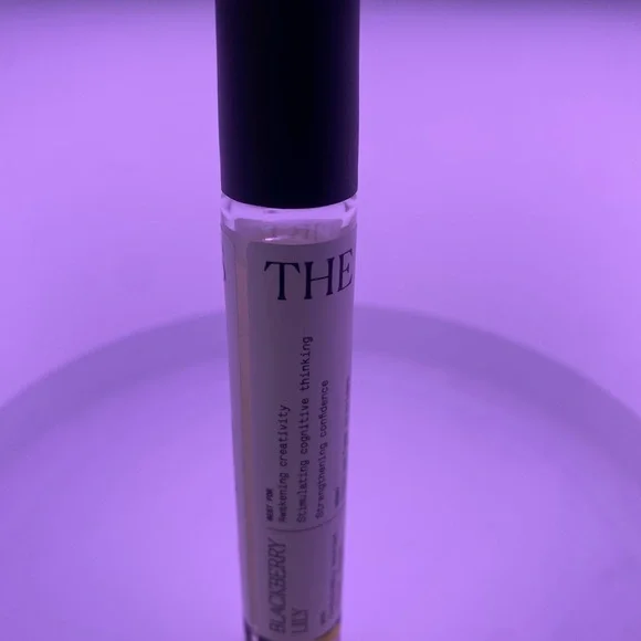 The 7 Virtues Blackberry Lily rollerball EDP - Picture 4 of 5